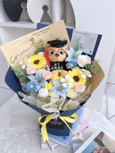 Load image into Gallery viewer, 梦想蓝途,锦绣前程📘(蓝毕业熊香皂花Soap flowers)