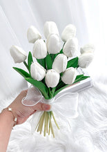 Load image into Gallery viewer, White Soap Tulip Bridal Bouquet 始于初见,止于终老|白色郁金香新娘手捧(香皂花)