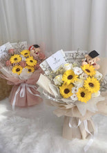 Load image into Gallery viewer, Apricot Graduation Soap Flower Bouquet 梦想启航毕业花束(香皂花)