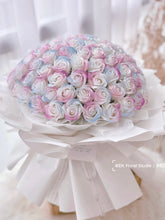 Load image into Gallery viewer, Aurora Soap Rose Bouquet 极光有限·爱你无限•紫蓝玫瑰花束(香皂花Soap flowers)