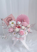 Load image into Gallery viewer, 花开富贵,千客万来(手摇招财猫香皂花Soap flowers)