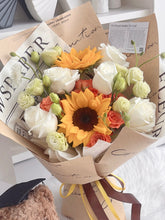 Load image into Gallery viewer, 初秋遇见 在盛夏告别(鲜花fresh flowers)赠 毕业限量熊