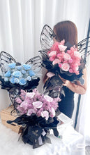 Load image into Gallery viewer, 🩵七层香皂蓝玫瑰蝴蝶花束(香皂花Soap flowers)