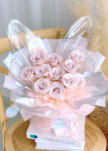 Load image into Gallery viewer, 思念纯洁爱蝴蝶玫瑰花束🦋 11朵曼塔💗(香皂玫瑰Soap flowers)