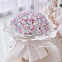 Load image into Gallery viewer, Aurora Soap Rose Bouquet 极光有限·爱你无限•紫蓝玫瑰花束(香皂花)