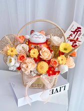 Load image into Gallery viewer, (陶瓷招财猫花篮香皂花Soap flowers)(副本)