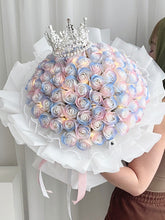 Load image into Gallery viewer, 99 Pink Blue Soap Rose Bouquet With Crown 99朵粉蓝香皂玫瑰皇冠花束（香皂花Soap flowers）
