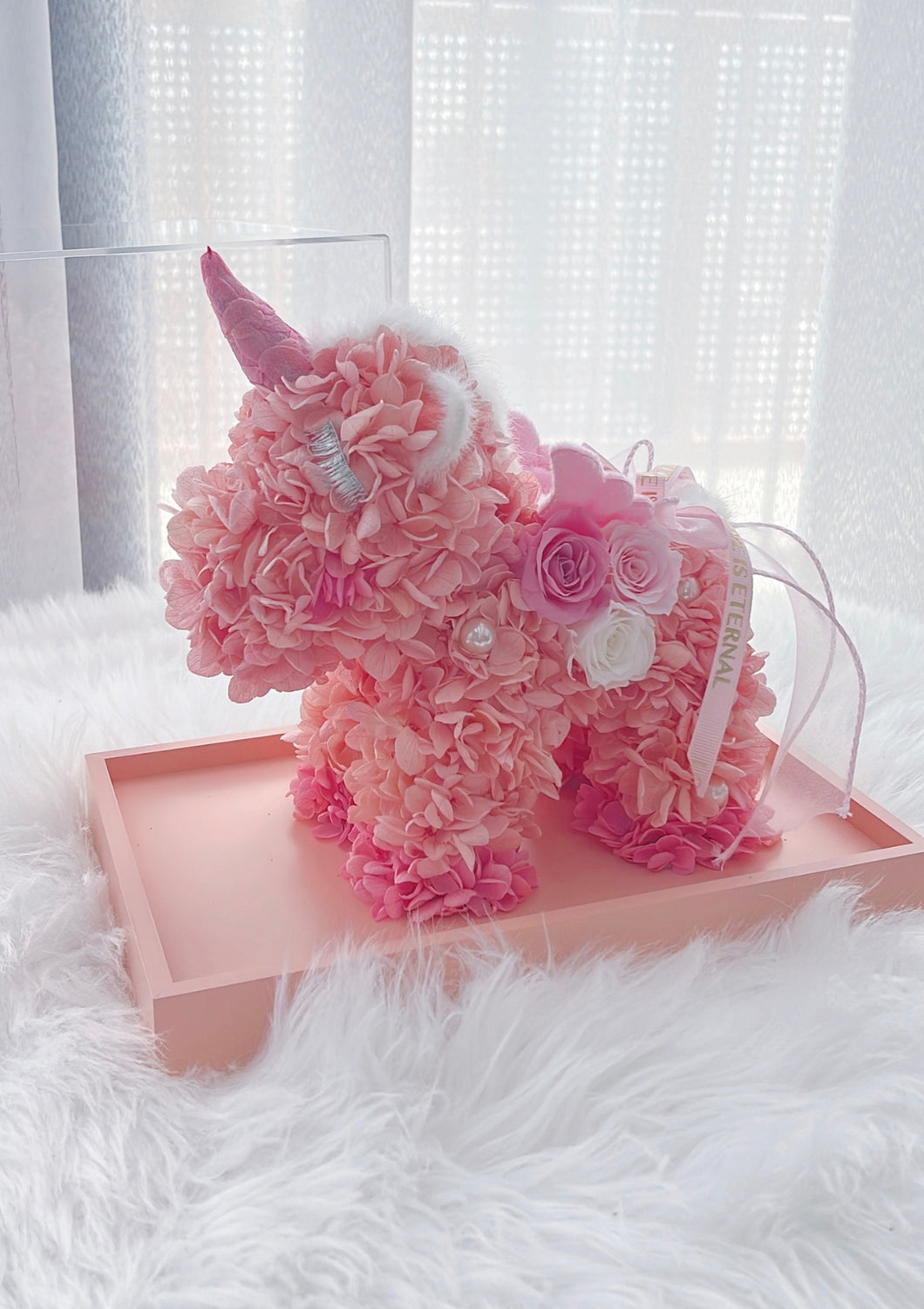 Dreamy Unicorn Preserved Acrylic Box 梦幻独角兽永生花亚克力罩