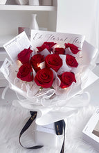 Load image into Gallery viewer, Red Fresh Roses Bouquet 为你倾心永不分离❤️红玫瑰花束（鲜花fresh flowers）
