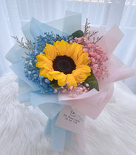 Load image into Gallery viewer, Sunflower with Baby Breath Bouquet 双色满天星向日葵花束
