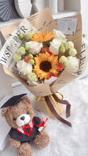 Load image into Gallery viewer, 初秋遇见 在盛夏告别（鲜花fresh flowers）赠 毕业限量熊
