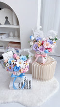 Load image into Gallery viewer, 一生倾心·星河拥抱💙🩵花桶（香皂花花束）
