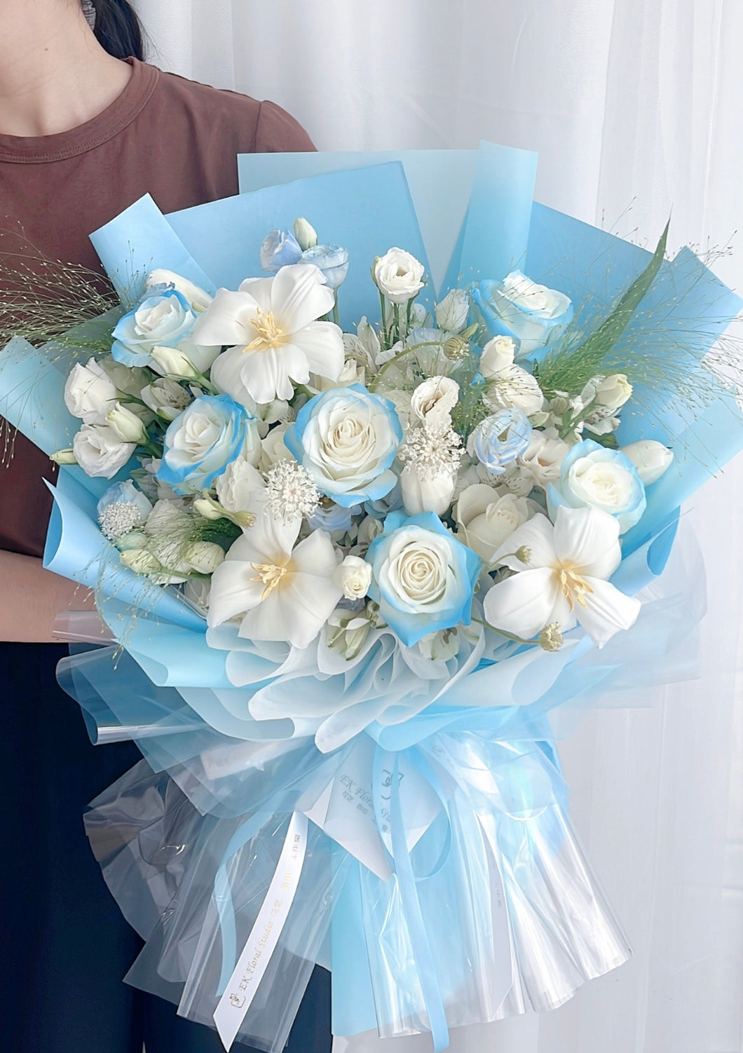 Korea Ice Blue Fresh Flower Bouquet 鲜花韩式碎冰蓝花束