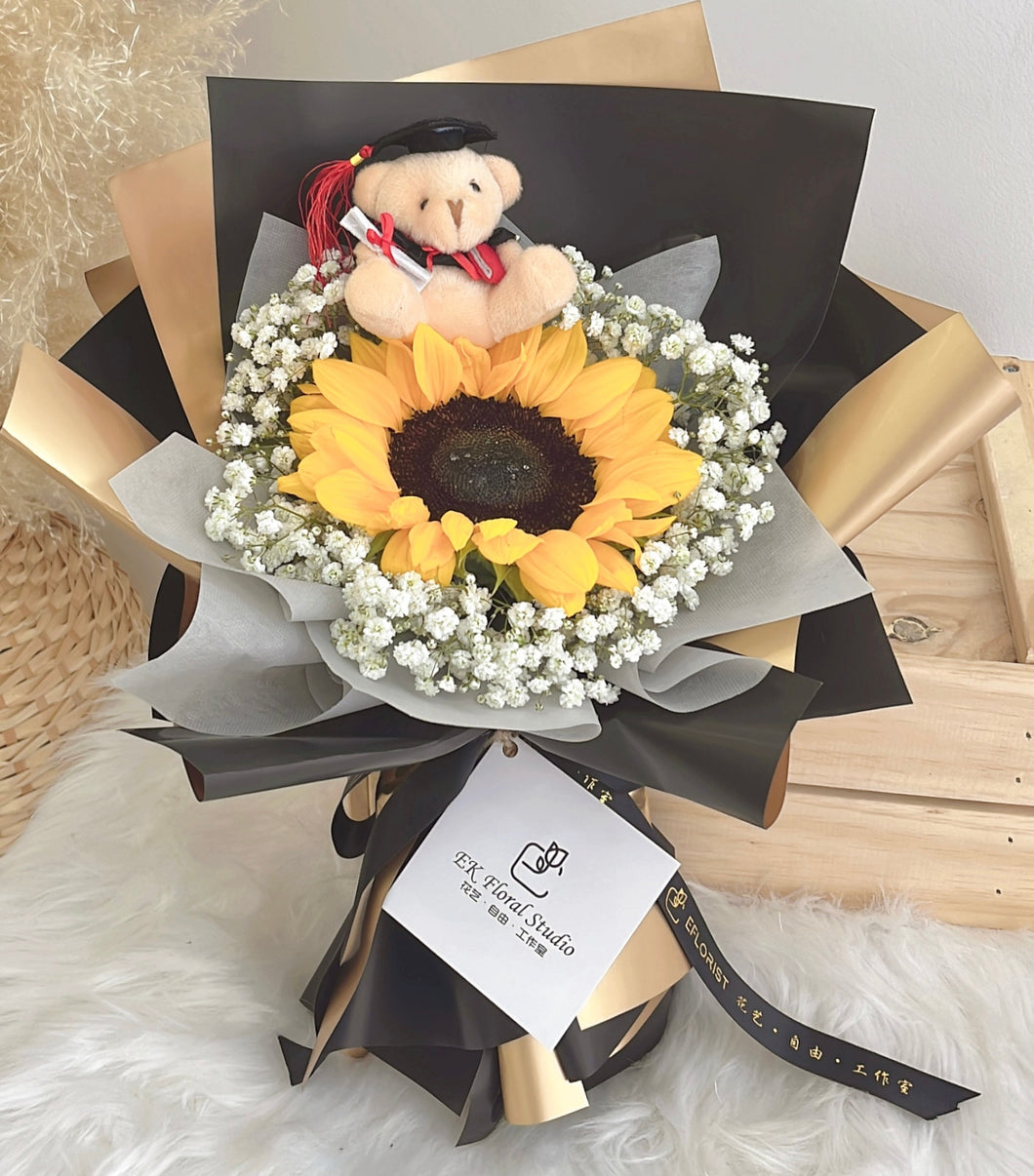 Black Mini bear graduation  Sunflower bouquet 迷你小熊满天星单朵鲜花向日葵花束