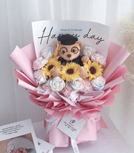 Load image into Gallery viewer, Sunflower with Pink Soap Flower Graduation Bouquet 粉色前程似锦小熊款毕业花束
