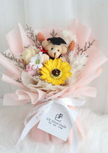 Load image into Gallery viewer, Pink Mini Soap Flower Graduation Bouquet 香皂花迷你毕业花束
