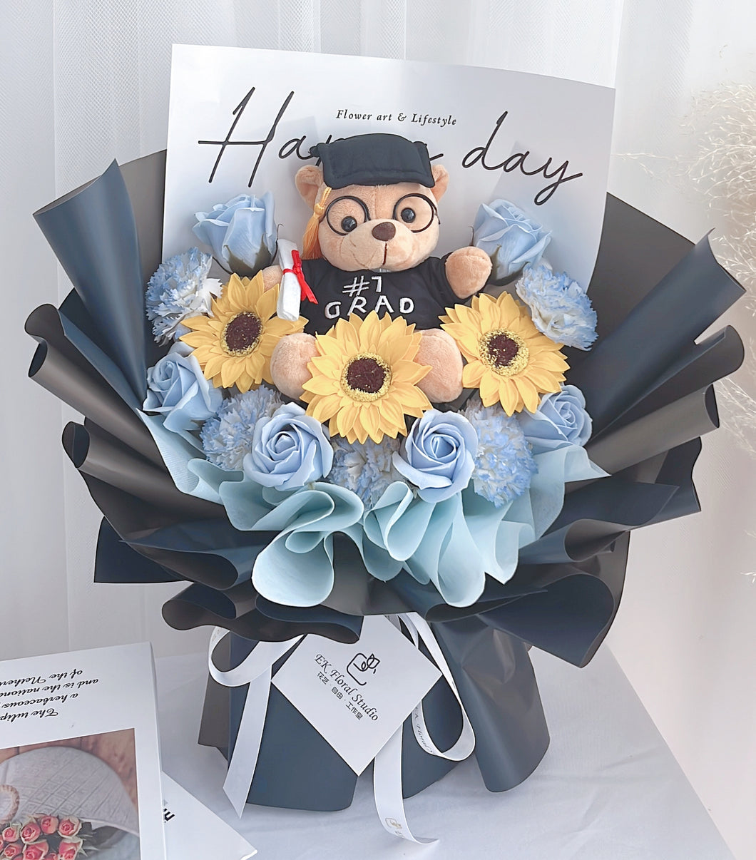 Sunflower with Blue Soap Flower Graduation Bouquet 蓝色前程似锦小熊款毕业花束