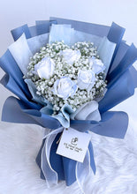 将图片加载到图库查看器，5 Ice Blue Soap Rose with White Baby Breath Bouquet 5朵香冰蓝香皂玫瑰白色满天星花束
