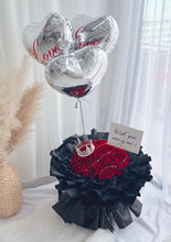 Load image into Gallery viewer, 99 Balloon queen crown with classic fresh red rose bouquet  气球女王皇冠经典红玫瑰（鲜花）花束·爱你意义
