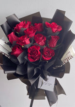 将图片加载到图库查看器，11 Darkness Knight Fresh Rose Bouquet 11朵红玫瑰黑骑士花束 （情深不渝）
