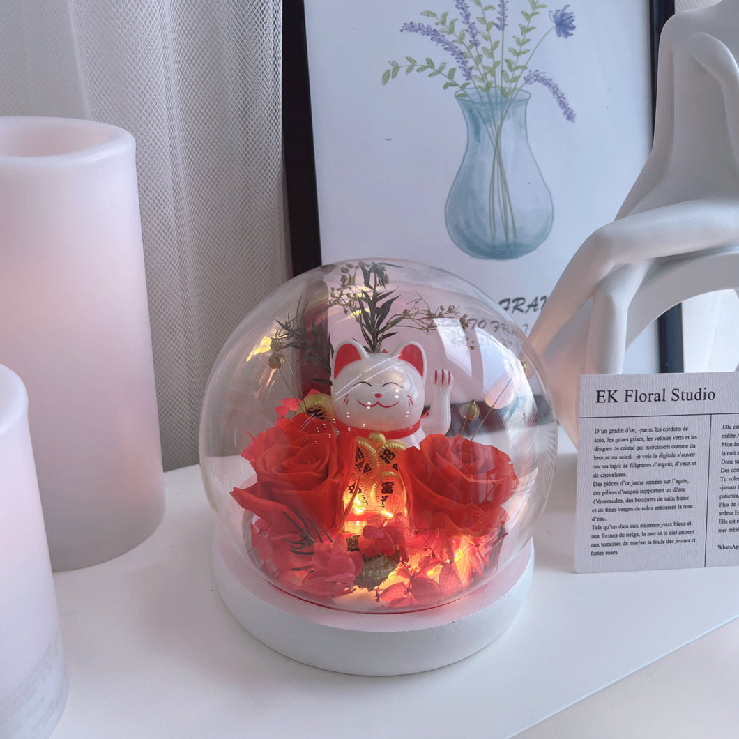 Red Preserved Flower Fortune Cat 新业兴旺，达八方招手招财猫玻璃罩（柜台桌红色永生花）