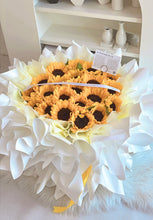 Load image into Gallery viewer, 苦尽甘来终有时，一路向阳待花期（19朵鲜花fresh flowers）
