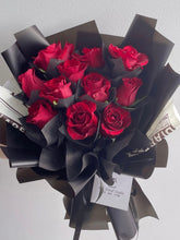 Load image into Gallery viewer, 11 Darkness Fresh Rose Bouquet 11朵红玫瑰黑骑士花束❤️情深不渝（鲜花fresh flowers）
