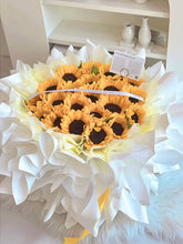 Load image into Gallery viewer, 苦尽甘来终有时，一路向阳待花期（19朵鲜花fresh flowers）
