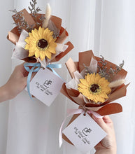Load image into Gallery viewer, Mini Sunflower Graduation Soap Flower Bouquet 单朵香皂向日葵毕业迷你花束
