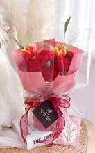 将图片加载到图库查看器，Mother&#39;s day Carnation Bouquet with Tulip 母亲节红色系康乃馨郁金香花束（鲜花）
