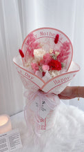 将图片加载到图库查看器，Mothers&#39; Day Carnation Everlasting Bouquet with White X Pink Tone 母亲节白粉色系永生花康乃馨花束
