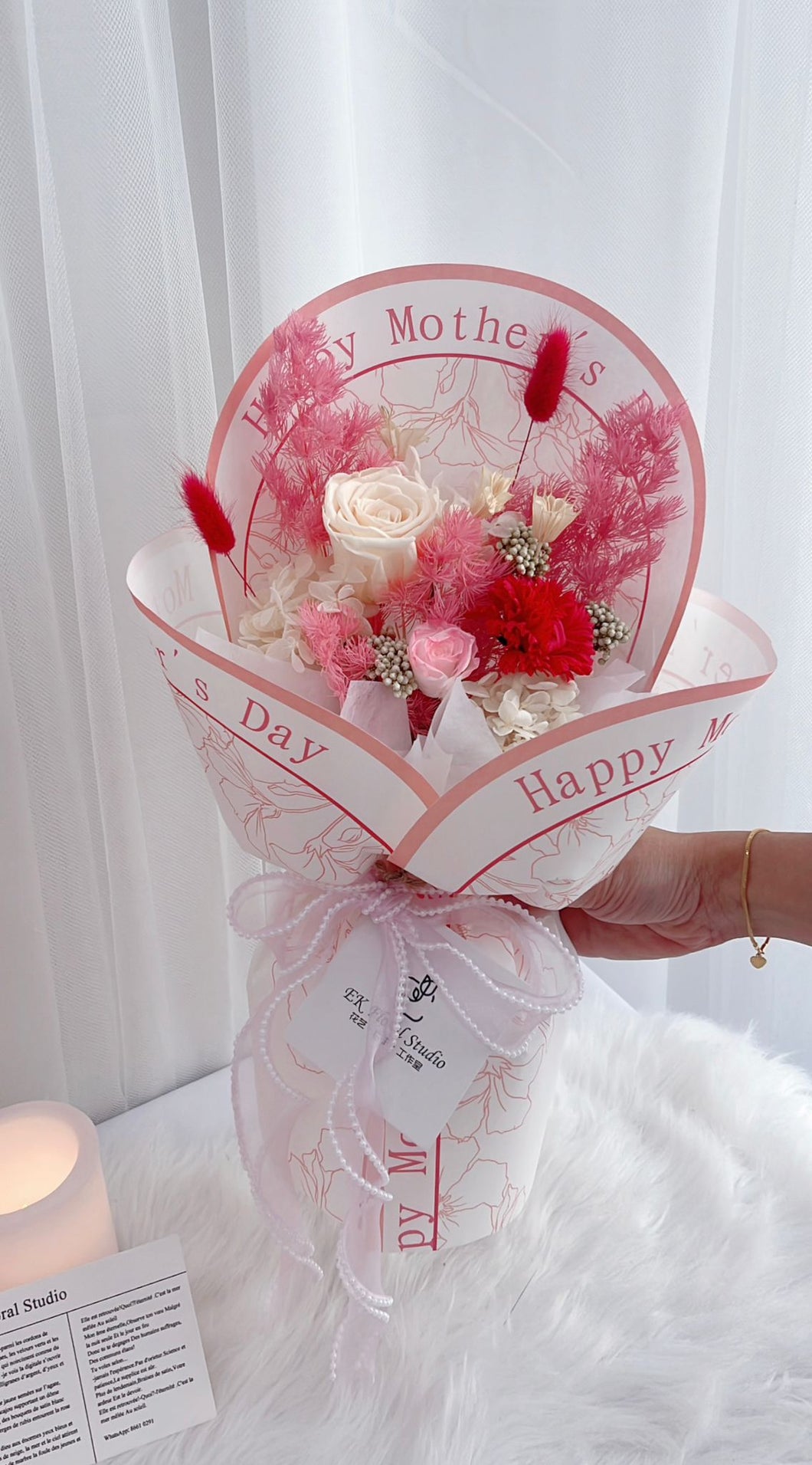 Mothers' Day Carnation Everlasting Bouquet with White X Pink Tone 母亲节白粉色系永生花康乃馨花束