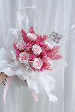 Load image into Gallery viewer, 七层香皂蓝玫瑰蝴蝶花束（香皂花）
