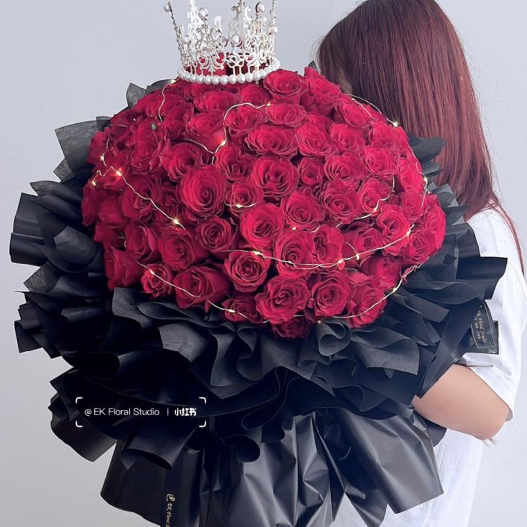 99 Red Fresh Roses with Crown and LED Bouquet  99朵鲜花红玫瑰皇冠LED花束