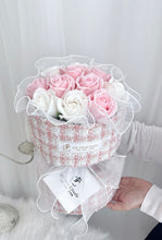 将图片加载到图库查看器，11朵粉白色俄罗斯（香皂花）花束·属于小公主🤍🩷
