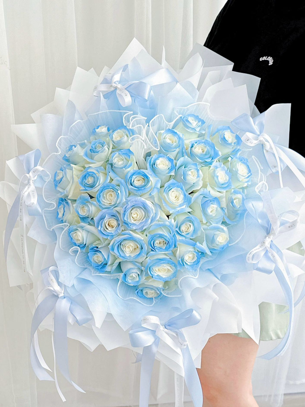 Heart Shaped 99 Fresh Ice Blue Rose Bouquet 爱心99朵（鲜花）碎冰蓝玫瑰花束🩵