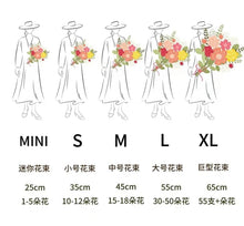 Load image into Gallery viewer, 33 Pink Roses Crown Bow Flowers Bouquet 33朵鲜花粉玫瑰皇冠蝴蝶结花束
