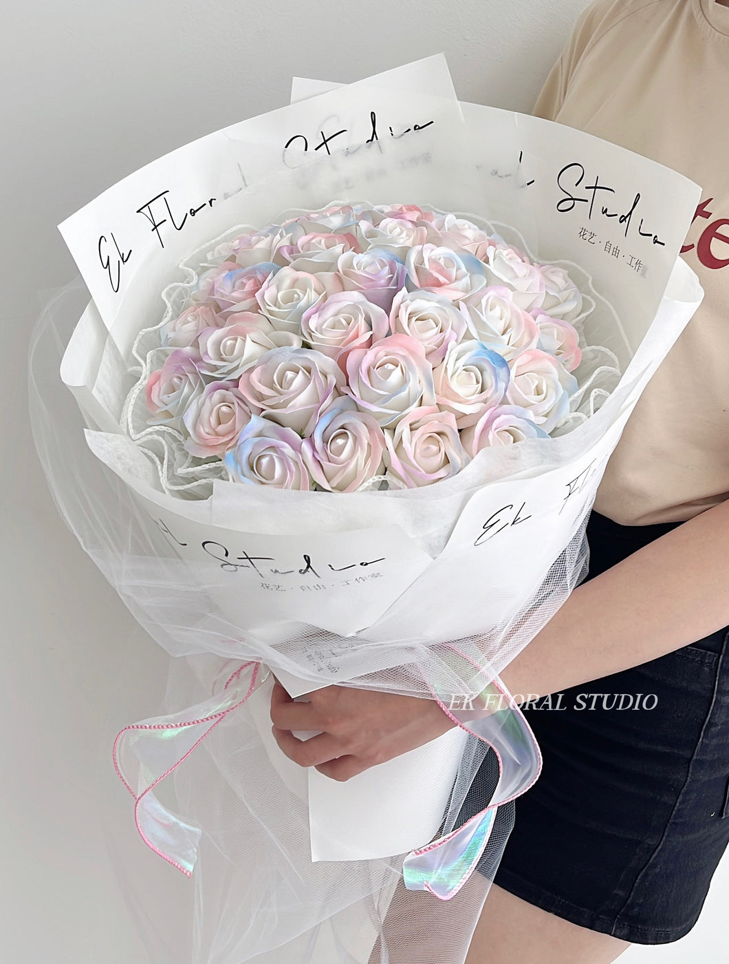 33 Aurora Soap Rose Round Bouquet 33 极光香皂玫瑰圆形花束