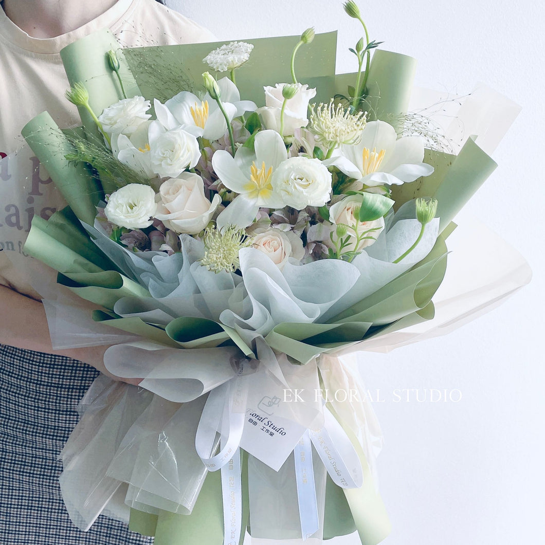 Light Toned Korean Style Bouquet 浅色系韩式花束·